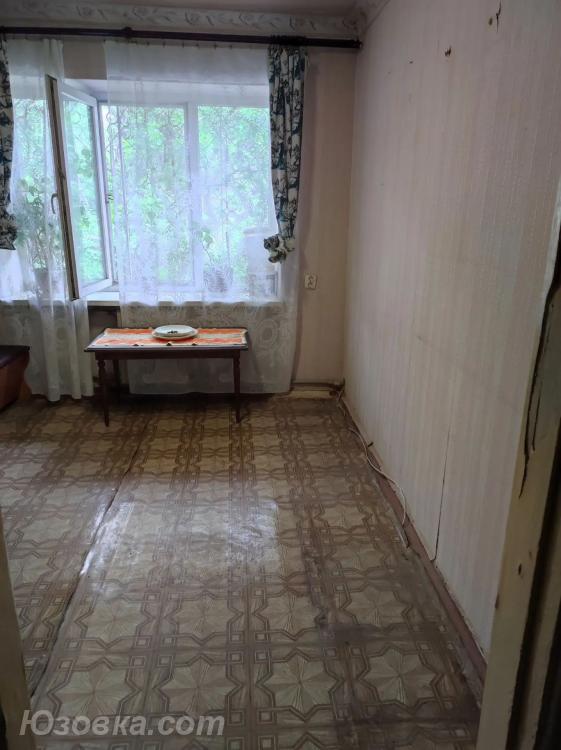 2-комн. квартира, 38 м², вторичка, 1/3 эт., ДОНЕЦК