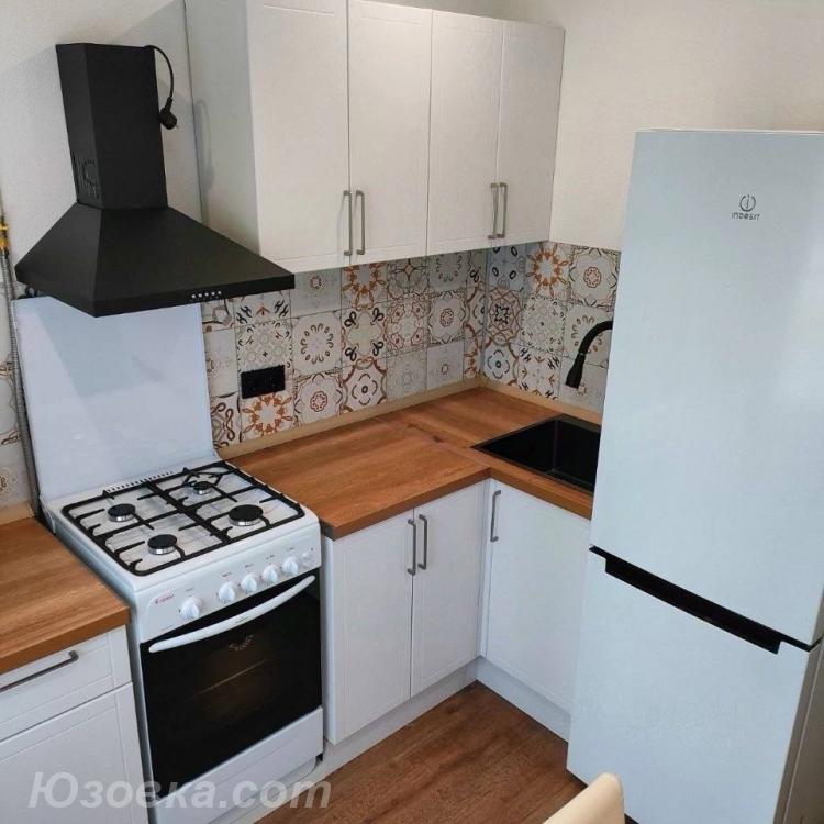 2-комн. квартира, 42м², с мебелью, 2/5 эт., ДОНЕЦК