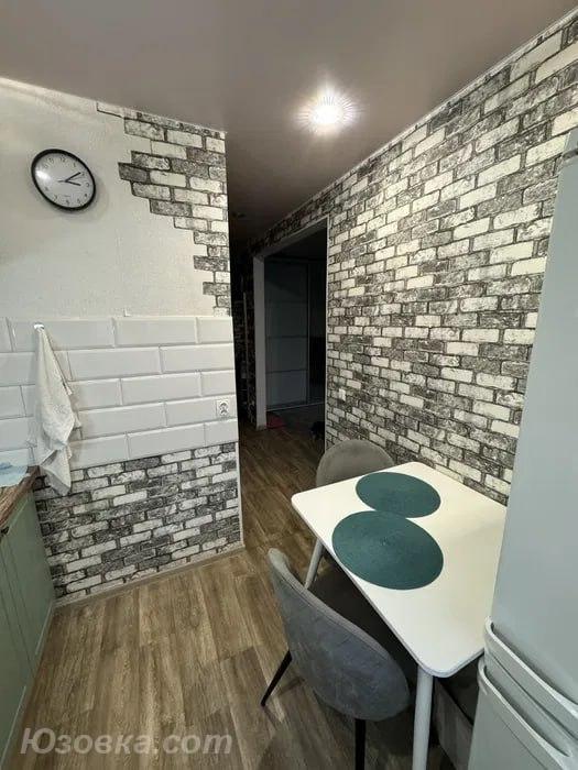 2-комн. квартира, 31м², с мебелью, 1/5 эт., ДОНЕЦК