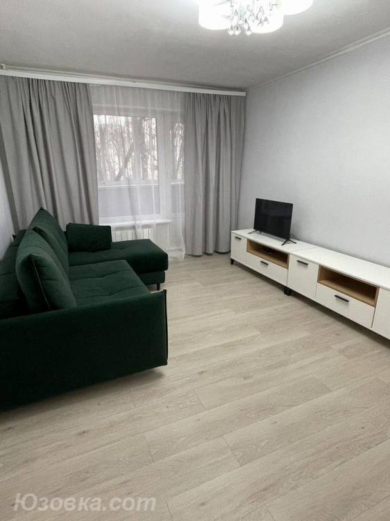 1-комн. квартира, 42м², с мебелью, 3/9 эт.