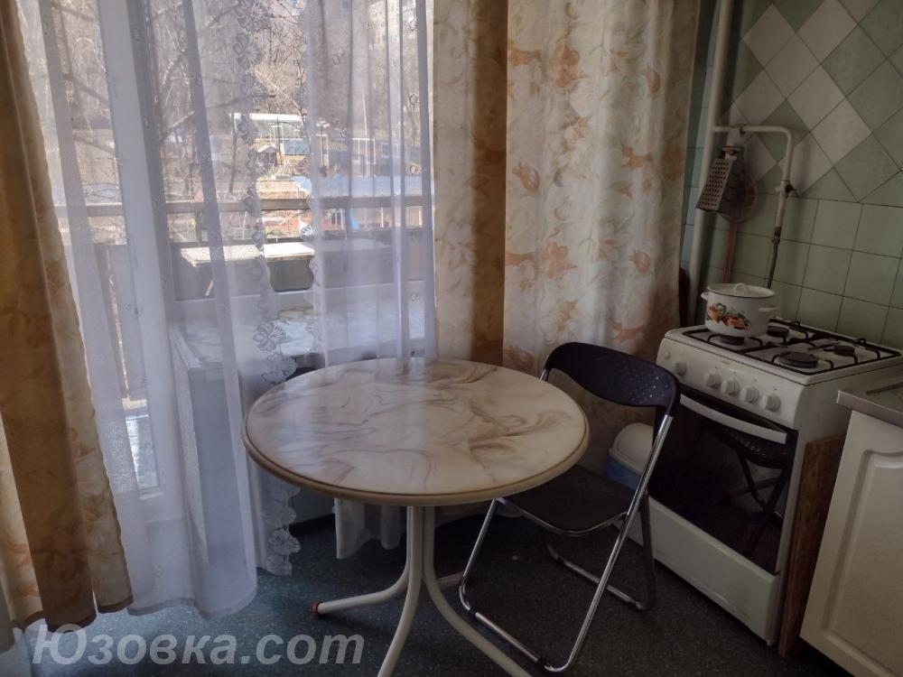 3-комн. квартира, 60м², с мебелью, 3/9 эт., ДОНЕЦК