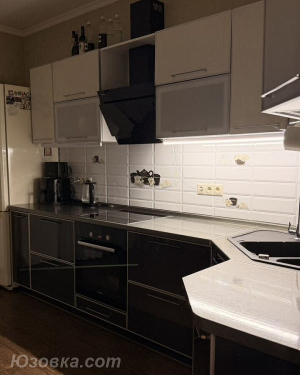3-комн. квартира, 85м², с мебелью, 3/9 эт., ДОНЕЦК