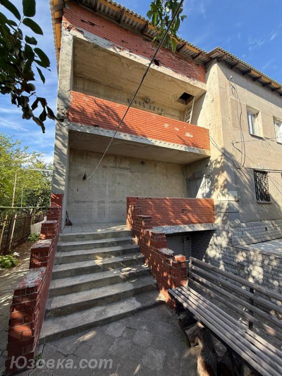 Дом , 300 м², на участке 6,0 сот., ДОНЕЦК