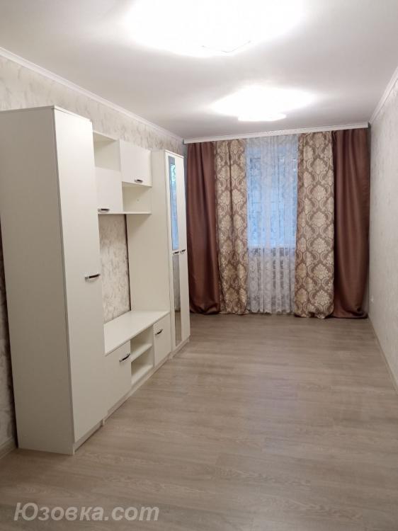 2-комн. квартира, 43 м², вторичка, 1/5 эт.