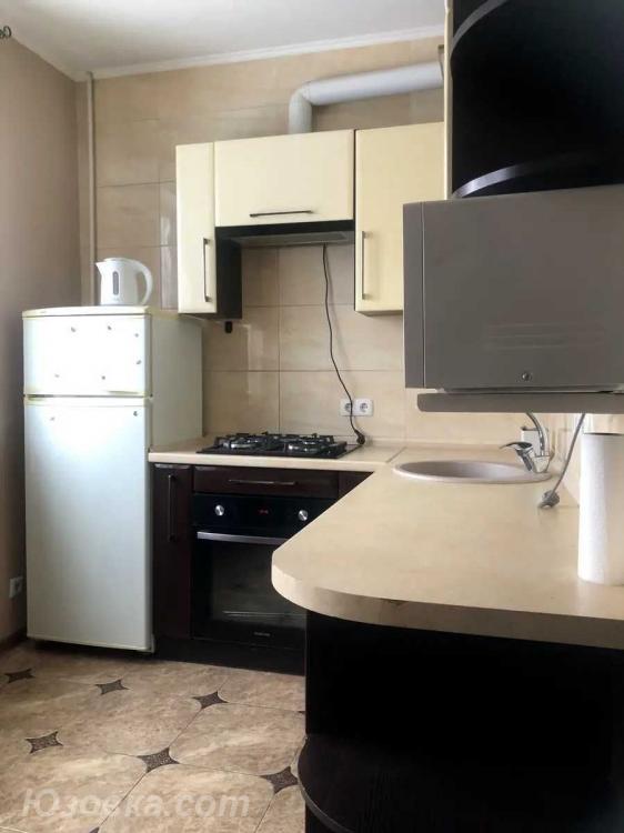 2-комн. квартира, 45м², с мебелью, 2/5 эт., ДОНЕЦК
