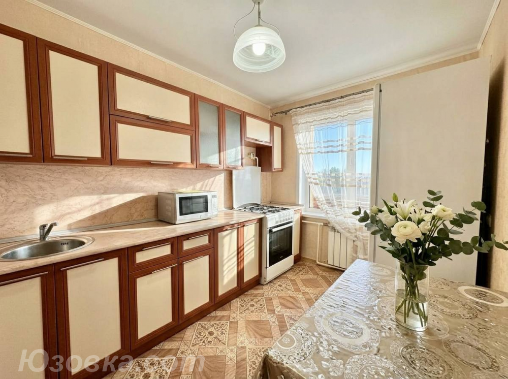 2-комн. квартира, 56м², с мебелью, 2/9 эт., ДОНЕЦК