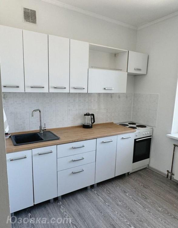 1-комн. квартира, 42м², с мебелью, 2/5 эт., ДОНЕЦК