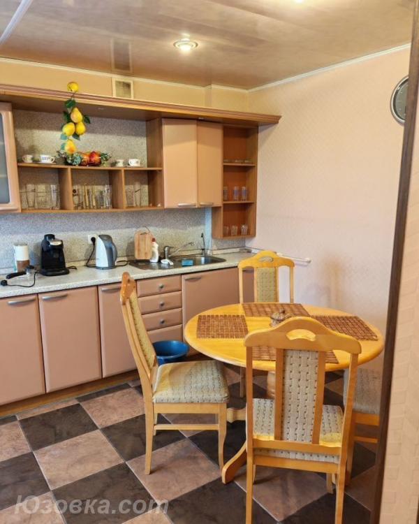 3-комн. квартира, 74м², с мебелью, 2/5 эт., ДОНЕЦК