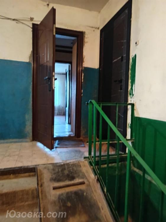 2-комн. квартира, 50 м², вторичка, 1/9 эт.