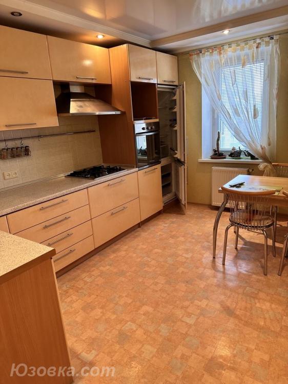 2-комн. квартира, 54м², с мебелью, 4/10 эт., ДОНЕЦК