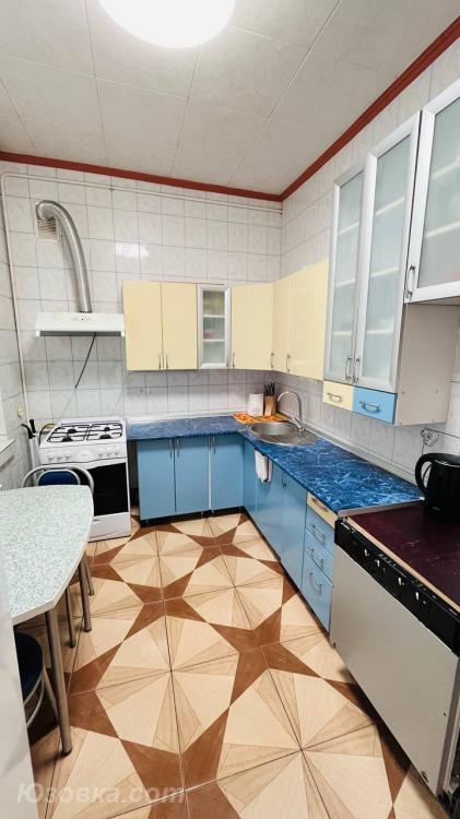 3-комн. квартира, 60м², с мебелью, 3/9 эт., ДОНЕЦК