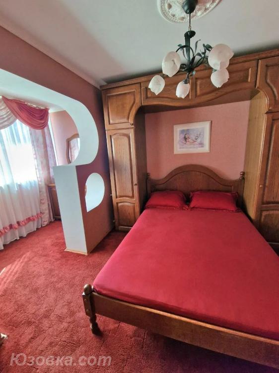 3-комн. квартира, 72м², с мебелью, 4/9 эт.