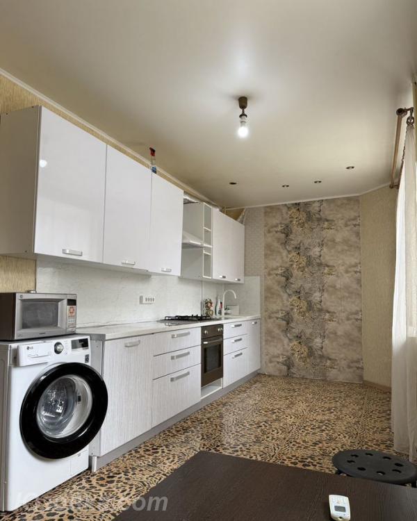 2-комн. квартира, 53м², с мебелью, 2/5 эт., ДОНЕЦК