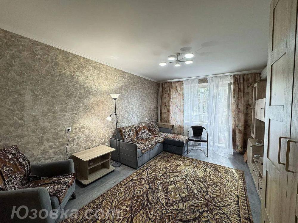 1-комн. квартира, 42м², с мебелью, 3/9 эт.