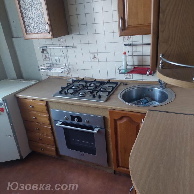 3-комн. квартира, 64 м², вторичка, 2/2 эт., ДОНЕЦК