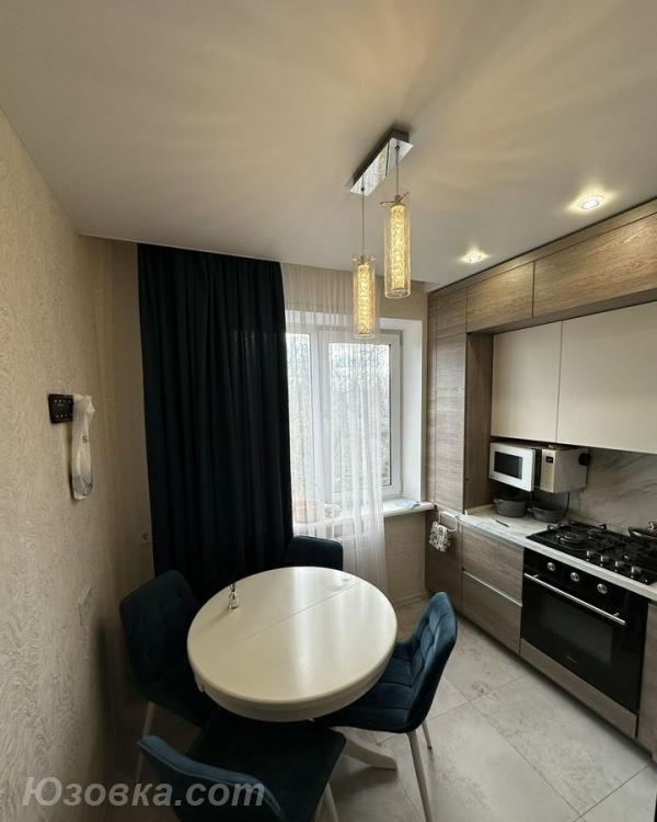 2-комн. квартира, 48м², с мебелью, 2/5 эт., ДОНЕЦК