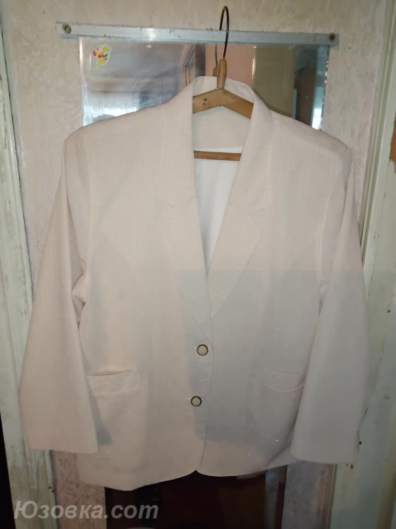 Легкий летний пиджак из льна , цвет белый , размер 46 .