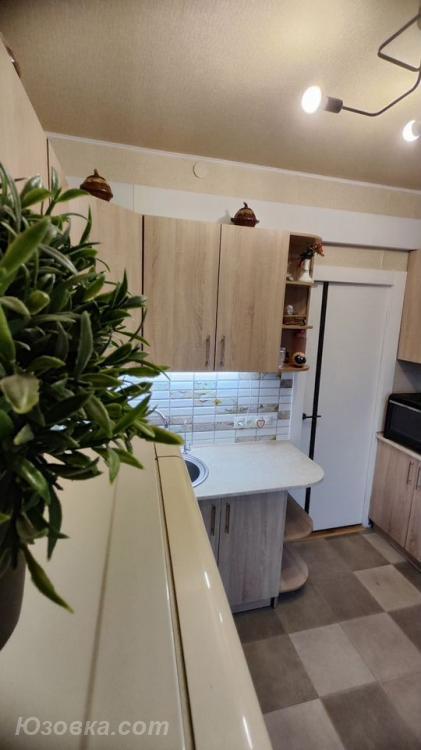 3-комн. квартира, 68 м², вторичка, 3/9 эт., Макеевка
