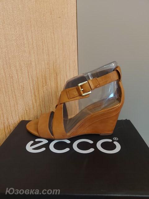 Босоножки ecco натуральная кожа, Б У.