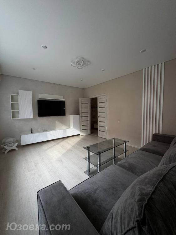 2-комн. квартира, 56м², с мебелью, 5/9 эт., ДОНЕЦК