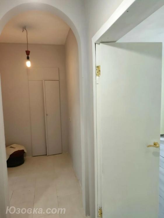 3-комн. квартира, 48 м², вторичка, 1/3 эт., ДОНЕЦК