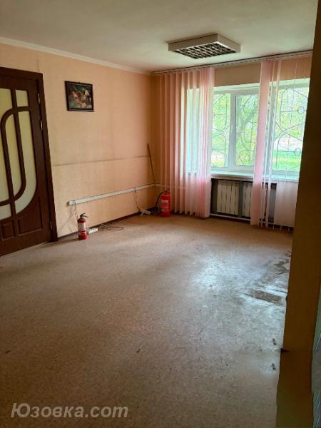3-комн. квартира, 55 м², вторичка, 1/5 эт., ДОНЕЦК