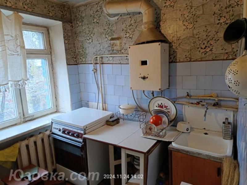 2-комн. квартира, 42 м², вторичка, 4/4 эт.