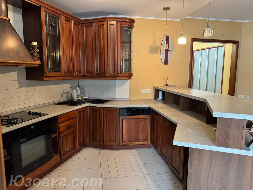 5-комн. квартира, 230 м², вторичка, 2/10 эт., ДОНЕЦК