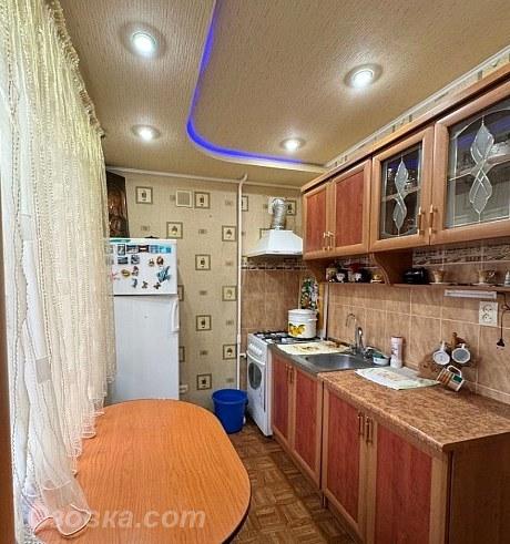 3-комн. квартира, 56 м², вторичка, 2/5 эт.