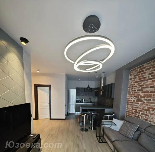 2-комн. квартира, 56м², с мебелью, 3/6 эт., ДОНЕЦК