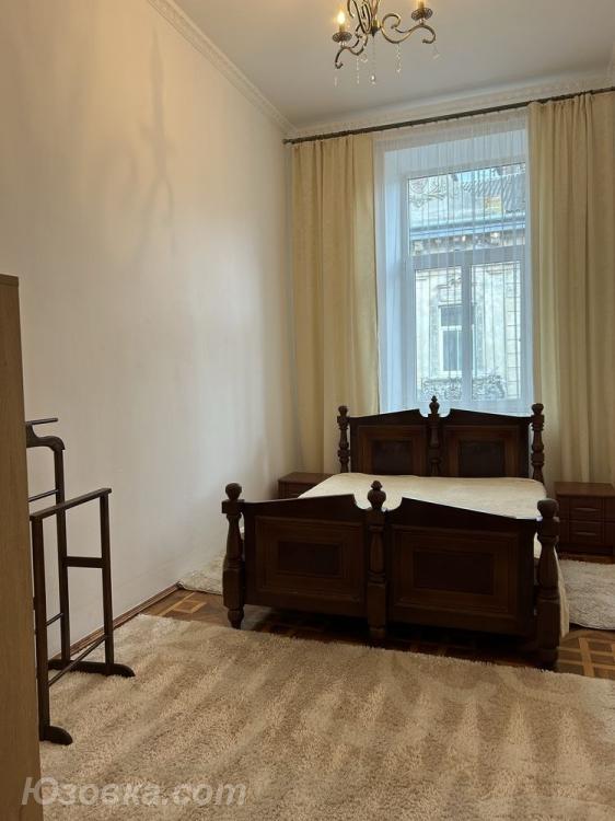 2-комн. квартира, 56м², с мебелью, 3/3 эт., ДОНЕЦК