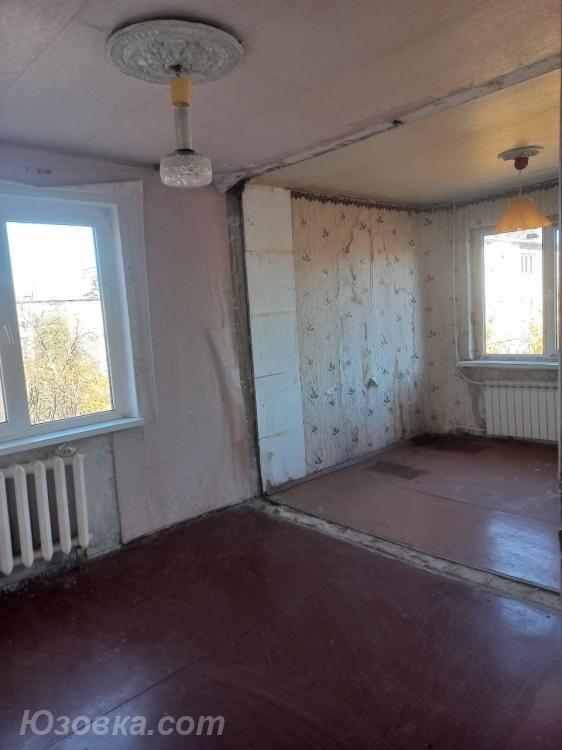 3-комн. квартира, 65 м², вторичка, 4/5 эт., Макеевка