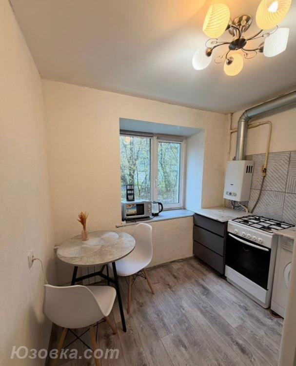 2-комн. квартира, 45м², с мебелью, 2/9 эт., ДОНЕЦК