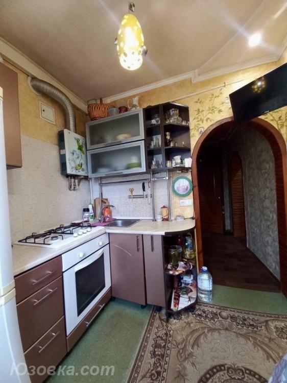 2-комн. квартира, 45 м², вторичка, 1/2 эт., Макеевка