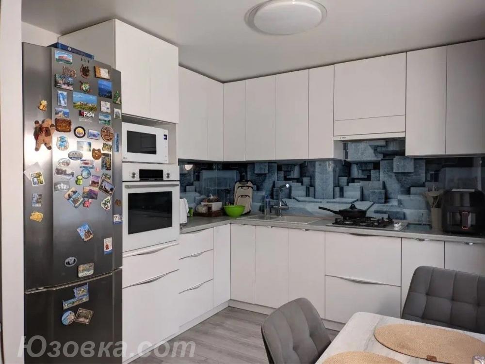 3-комн. квартира, 60м², с мебелью, 3/9 эт., ДОНЕЦК