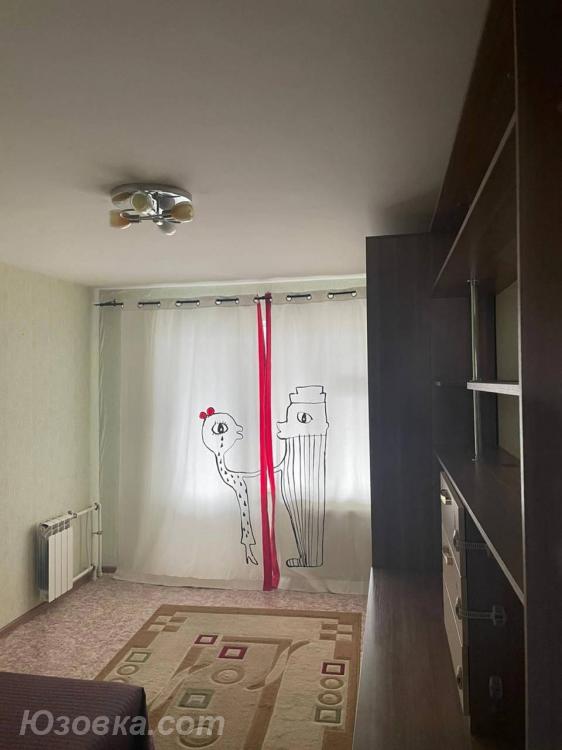 3-комн. квартира, 35000м², с мебелью, 5/6 эт., ДОНЕЦК