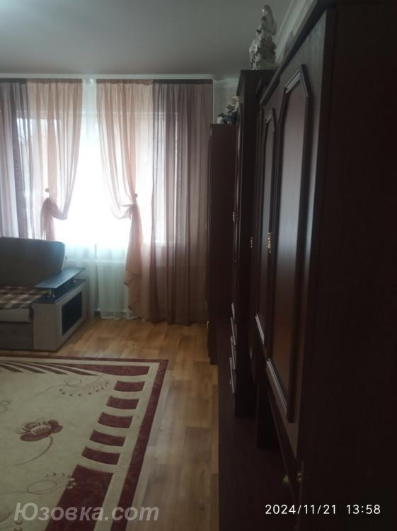 2-комн. квартира, 60 м², вторичка, 1/3 эт., ДОНЕЦК