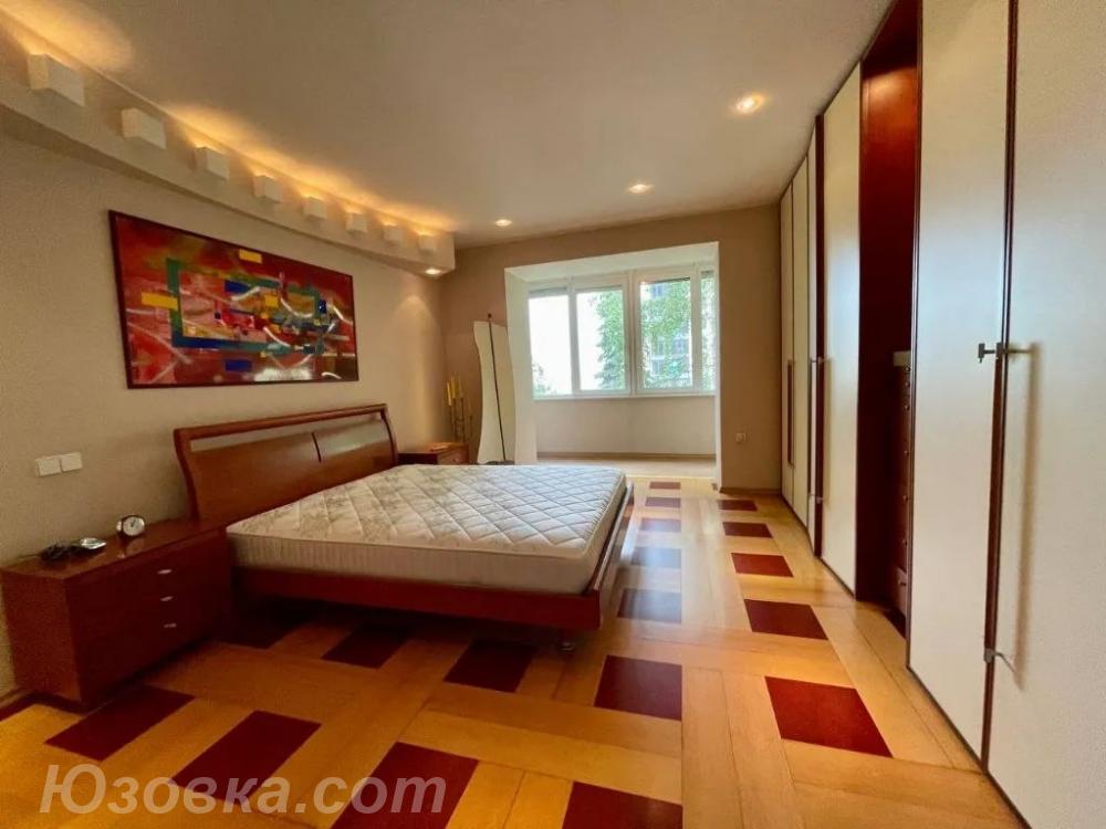 3-комн. квартира, 136м², с мебелью, 3/5 эт., ДОНЕЦК