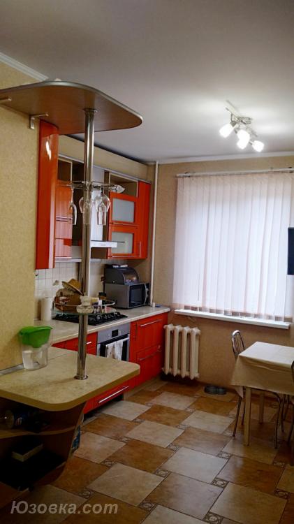 2-комн. квартира, 62м², с мебелью, 2/9 эт., ДОНЕЦК