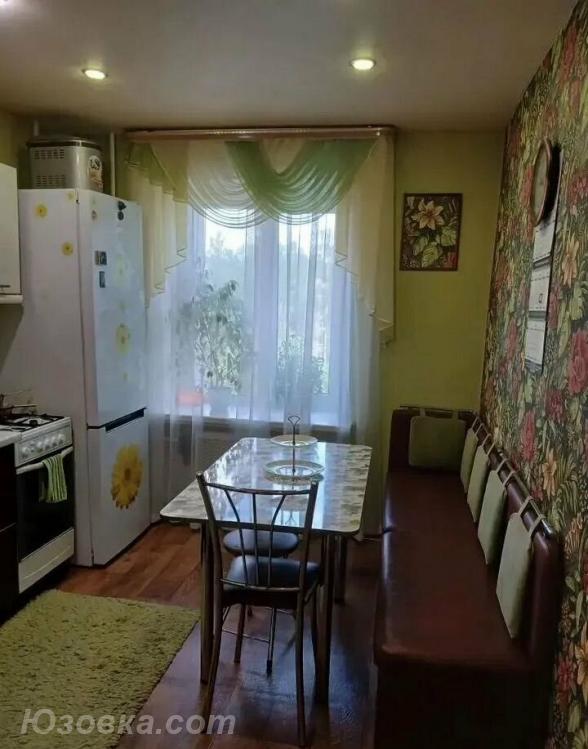 3-комн. квартира, 67м², с мебелью, 4/9 эт., ДОНЕЦК