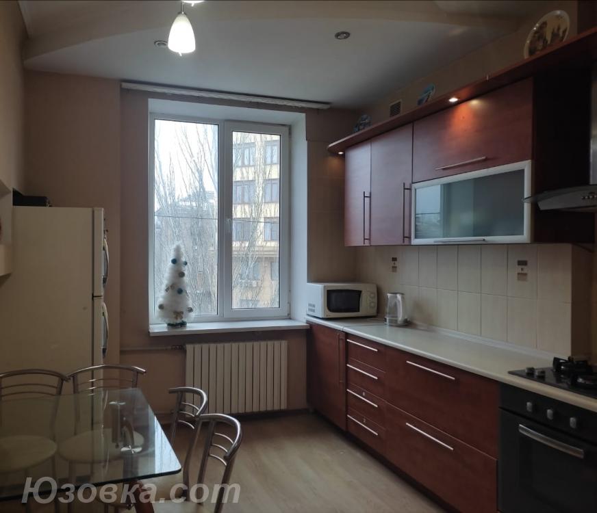 3-комн. квартира, 96 м², вторичка, 4/4 эт.