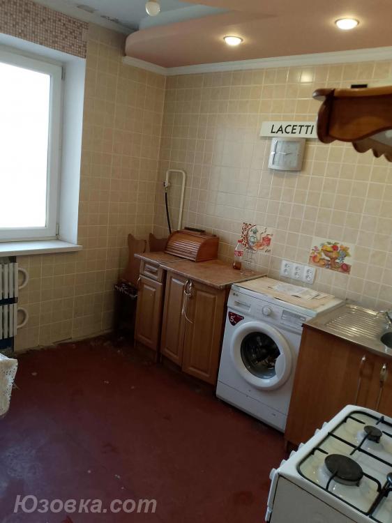 3-комн. квартира, 92 м², вторичка, 9/9 эт., ДОНЕЦК