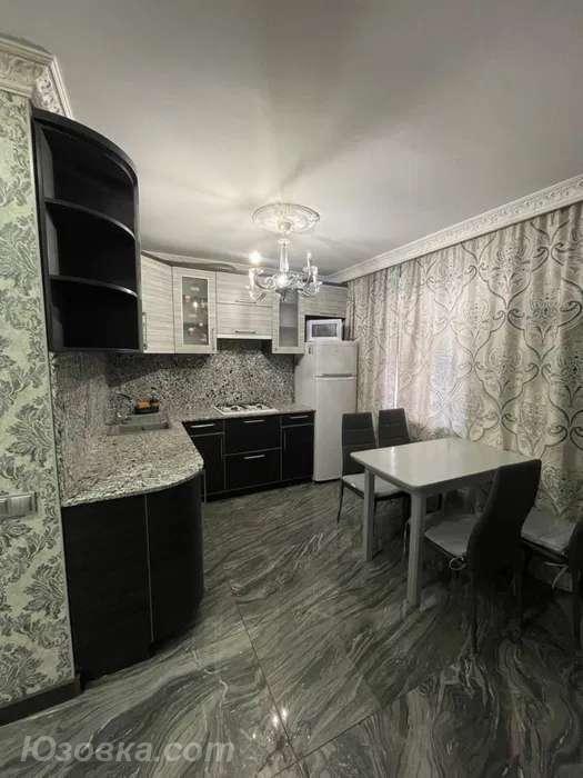 2-комн. квартира, 49м², с мебелью, 3/5 эт., ДОНЕЦК