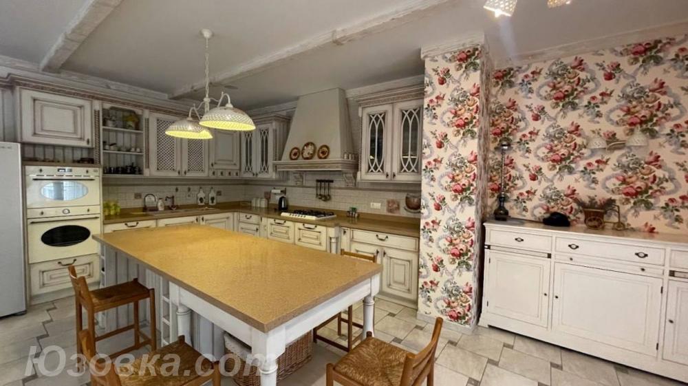 Дом , 554 м², на участке 10,0 сот., ДОНЕЦК