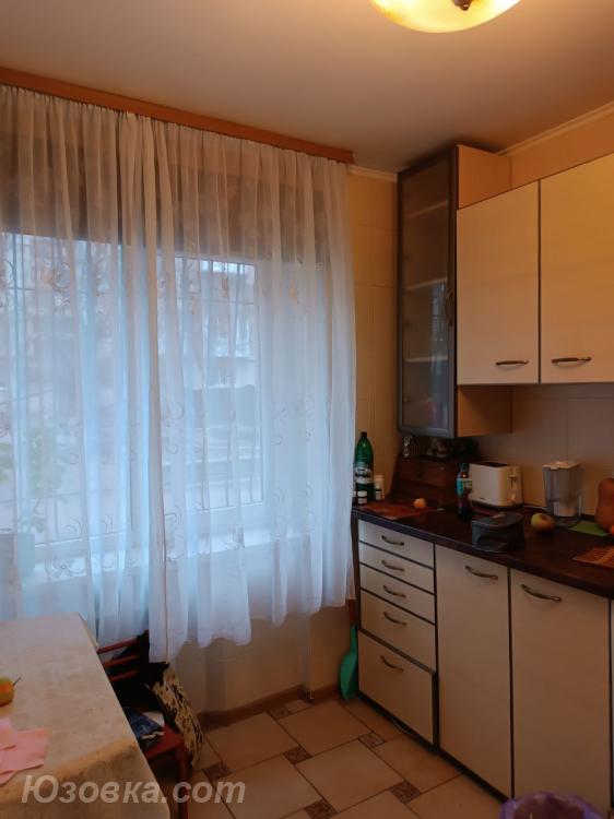 3-комн. квартира, 58 м², вторичка, 1/5 эт.