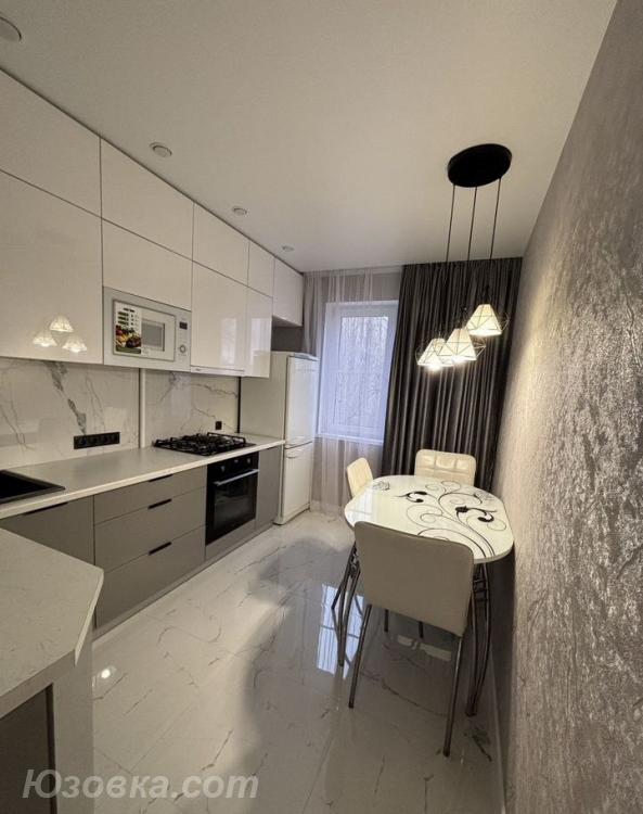 2-комн. квартира, 54м², с мебелью, 2/9 эт., ДОНЕЦК