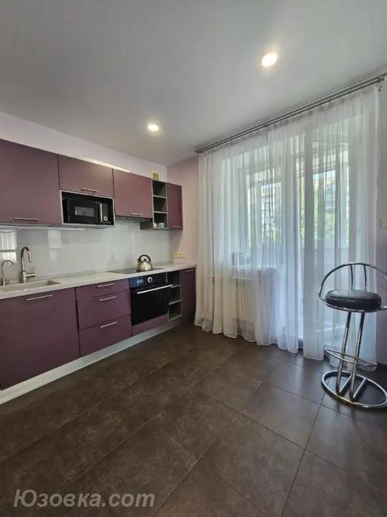 2-комн. квартира, 54м², с мебелью, 2/5 эт., ДОНЕЦК