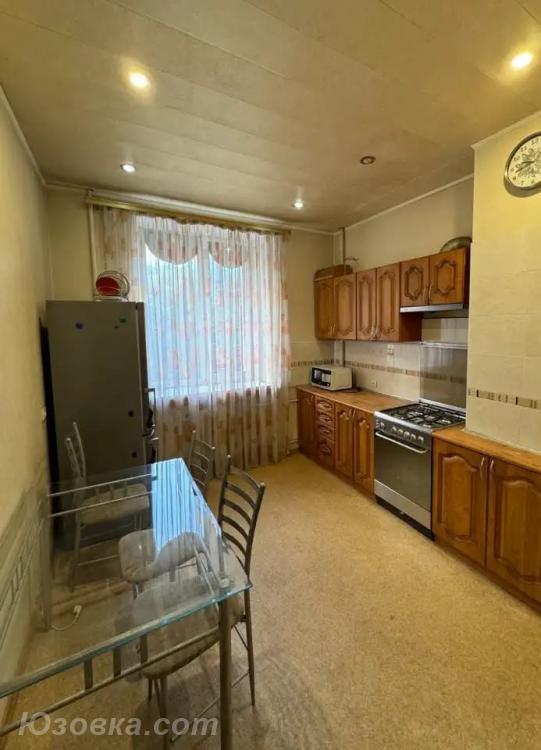 2-комн. квартира, 54м², с мебелью, 4/5 эт., ДОНЕЦК