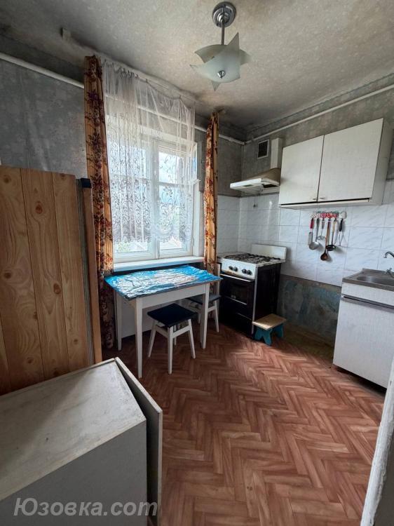 2-комн. квартира, 40 м², вторичка, 3/3 эт., ДОНЕЦК