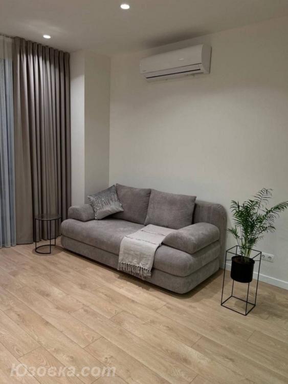 2-комн. квартира, 74м², с мебелью, 15/24 эт.